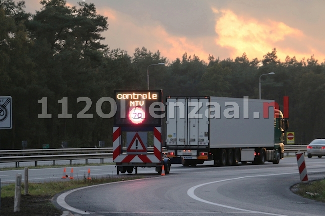 Twee vreemdelingen aangetroffen tijdens controle A1