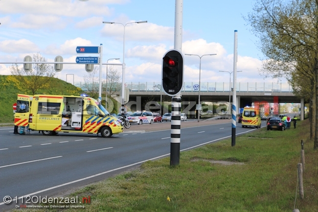 foto 3: Twee gewonden bij ongeval Enschedesestraat Oldenzaal