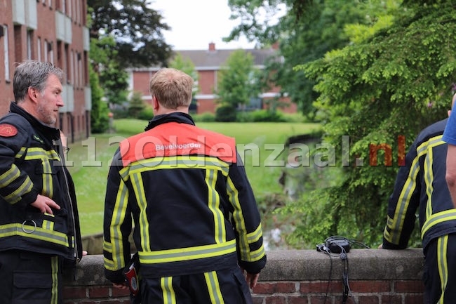 Brandweer opgeroepen voor massale vissterfte in Oldenzaal