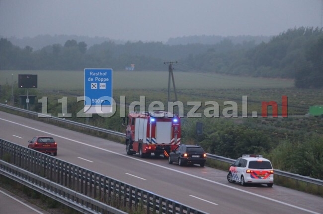 Foto 2: Autobrand grensovergang A1 De Lutte