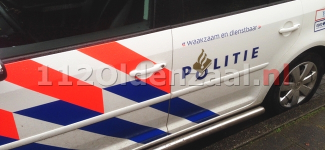 Schade bij kop-staartbotsing tussen drie auto’s in Noord Deurningen