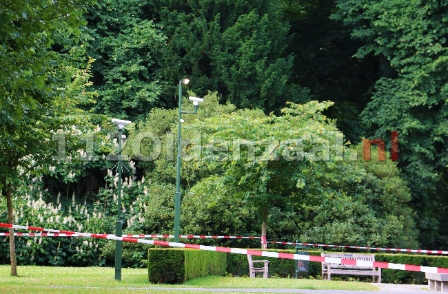 (foto 2) Dode man Volkspark Enschede omgekomen door misdrijf; camera’s hebben mogelijk misdrijf gefilmd