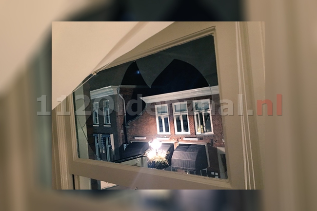 foto: Ruiten van woning centrum Oldenzaal vernield door zwaar vuurwerk