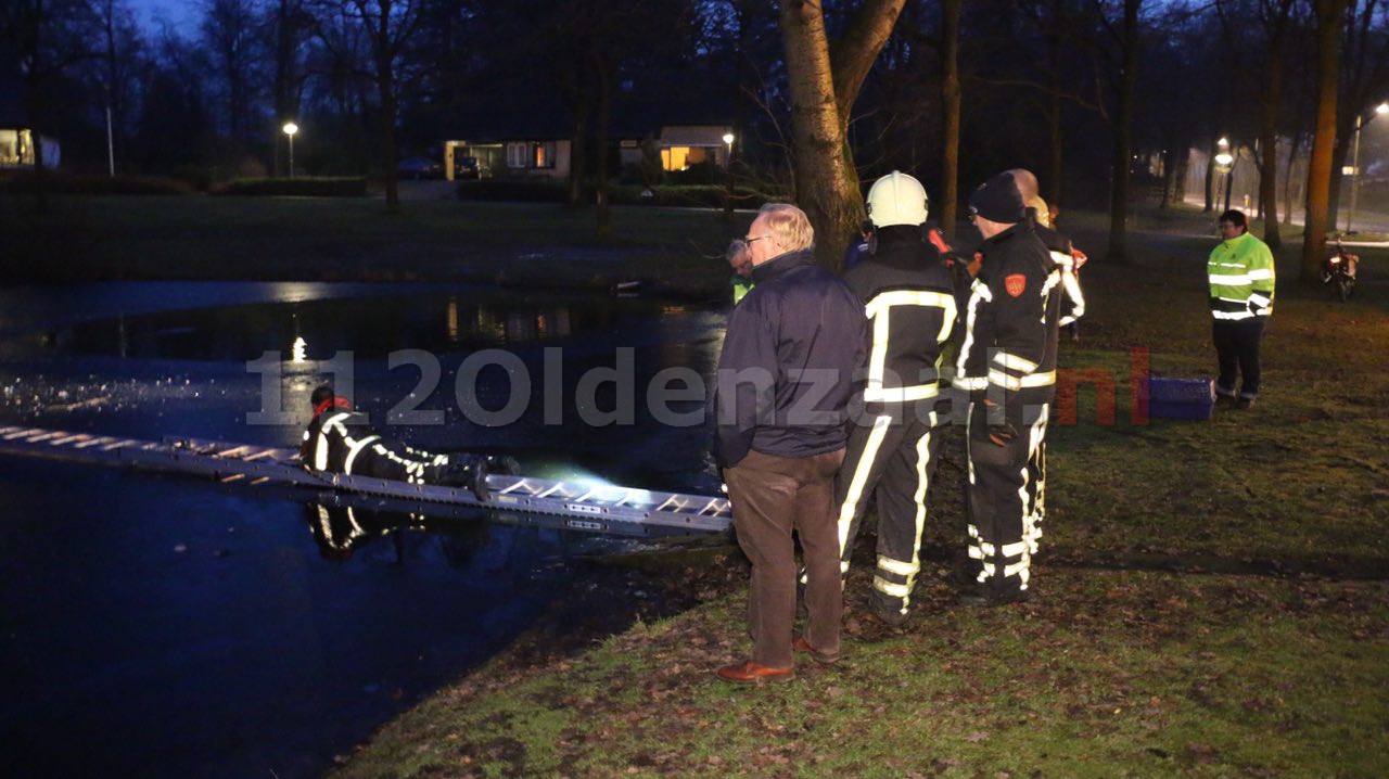 UPDATE: Brandweer Oldenzaal rukt uit voor vastgevroren eend, eend komt met de schrik vrij