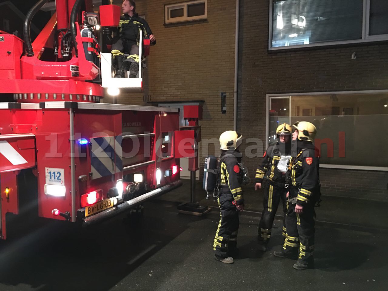 Foto 2: Brandweer rukt uit voor schoorsteenbrand Tulpstraat Oldenzaal