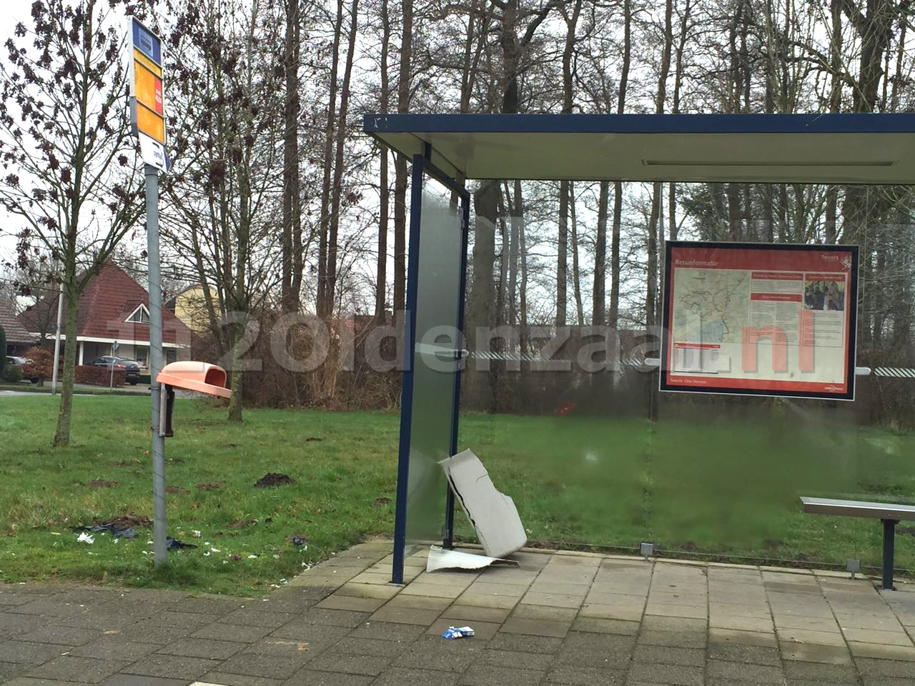 foto 2: Veel schade in Oldenzaal door opgeblazen prullenbakken