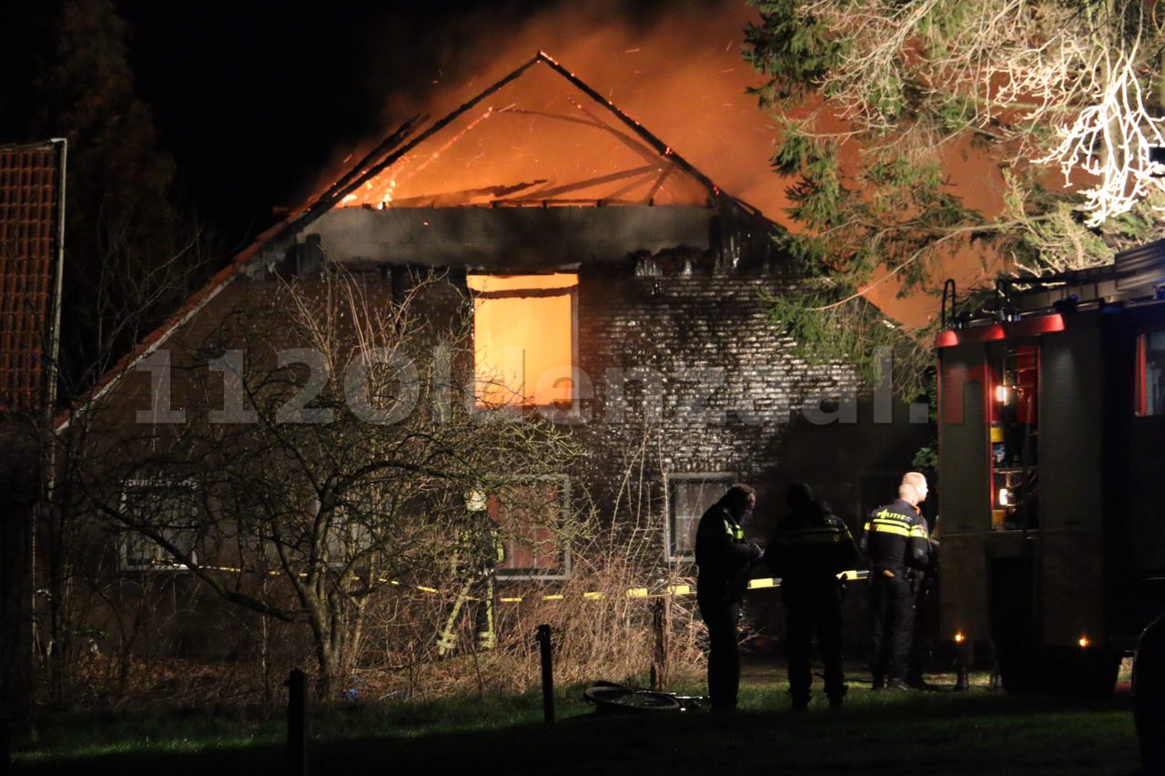 foto 2: Uitslaande woningbrand Beuningen, woning volledig in brand