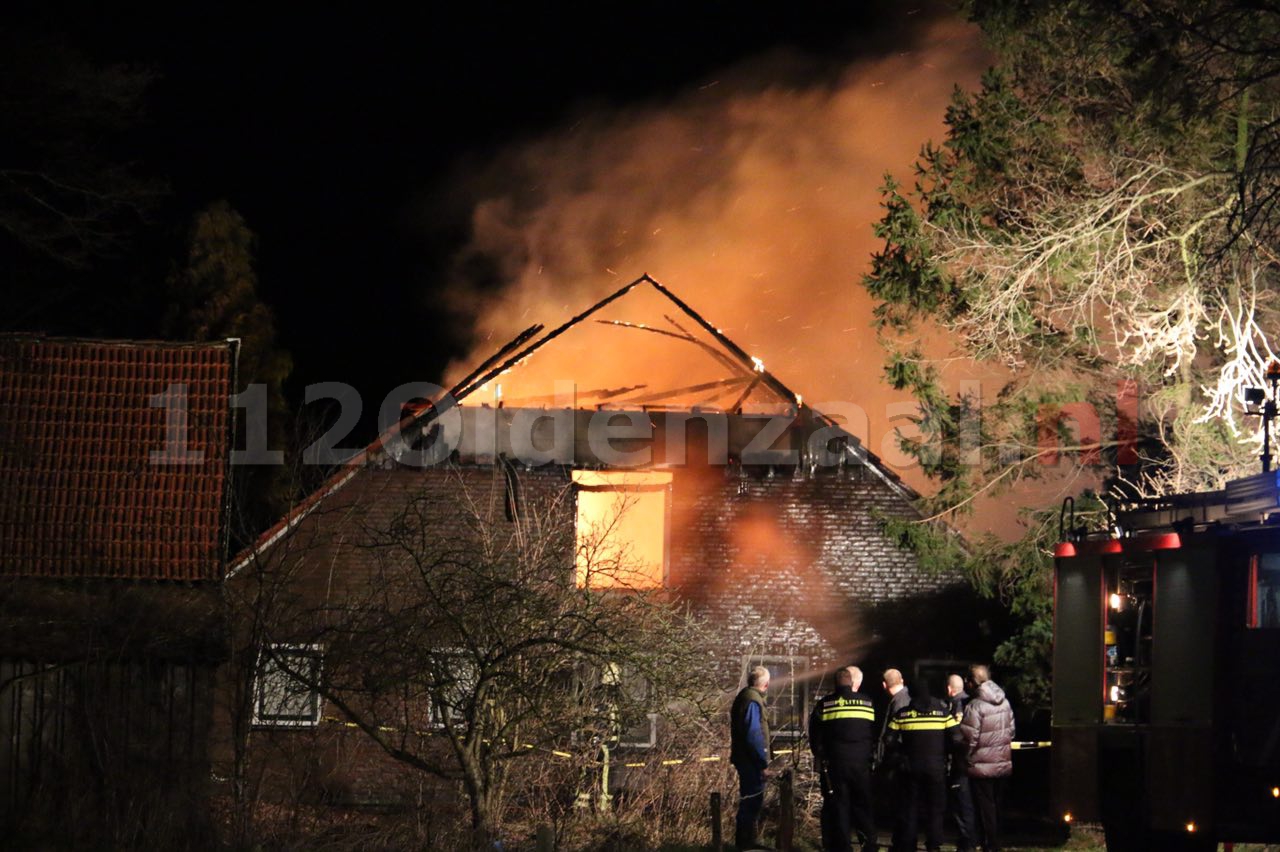 foto 3: Uitslaande woningbrand Beuningen, woning volledig in brand