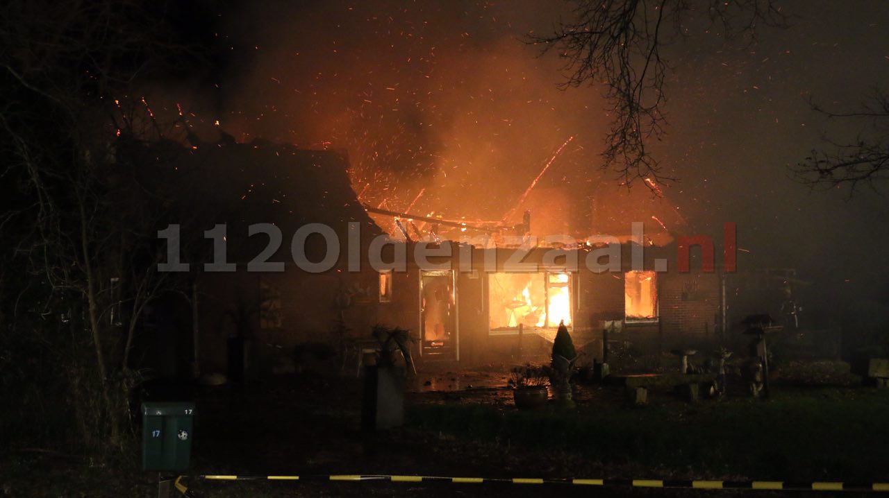 foto 6: Uitslaande woningbrand Beuningen, woning volledig in brand