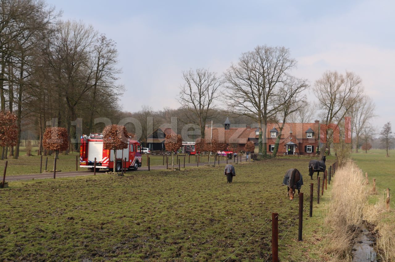 Foto: Brandweer Losser, De Lutte en Oldenzaal rukken uit voor schoorsteenbrand Losser