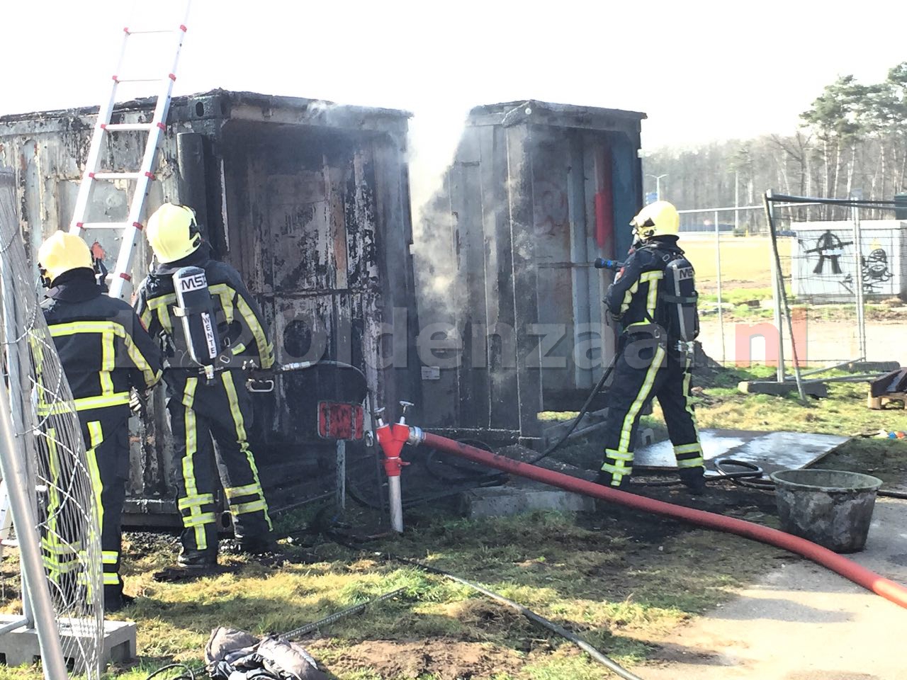 Video: Brandweer rukt uit voor brand in containers Jufferbeek Oldenzaal