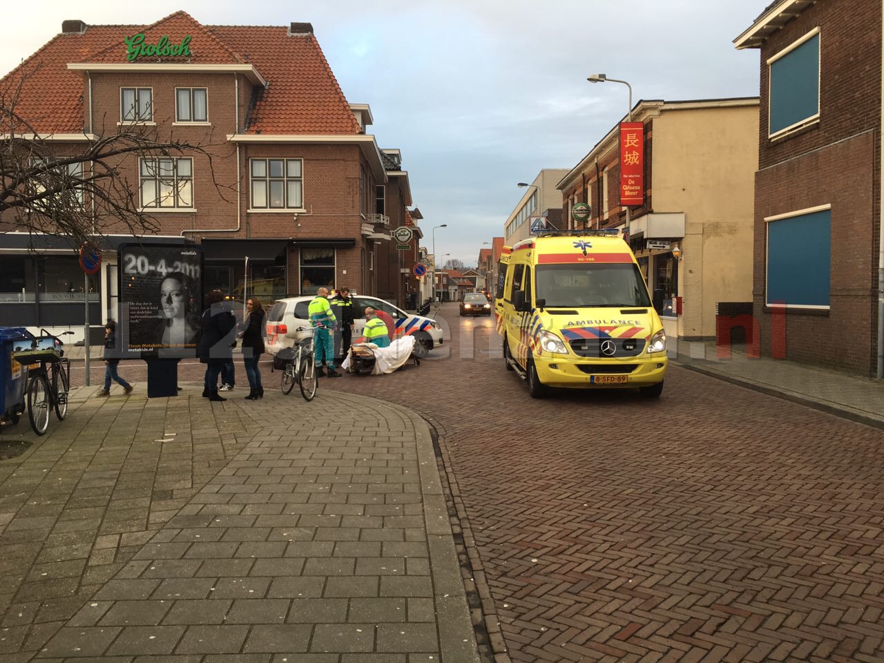 Foto: Fietser raakt lichtgewond na val in Oldenzaal