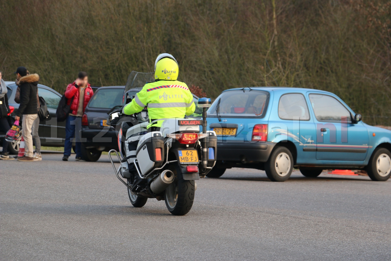 Foto: Politie en belastingdienst houden gezamenlijke verkeerscontrole in Oldenzaal, meerdere voertuigen in beslag genomen