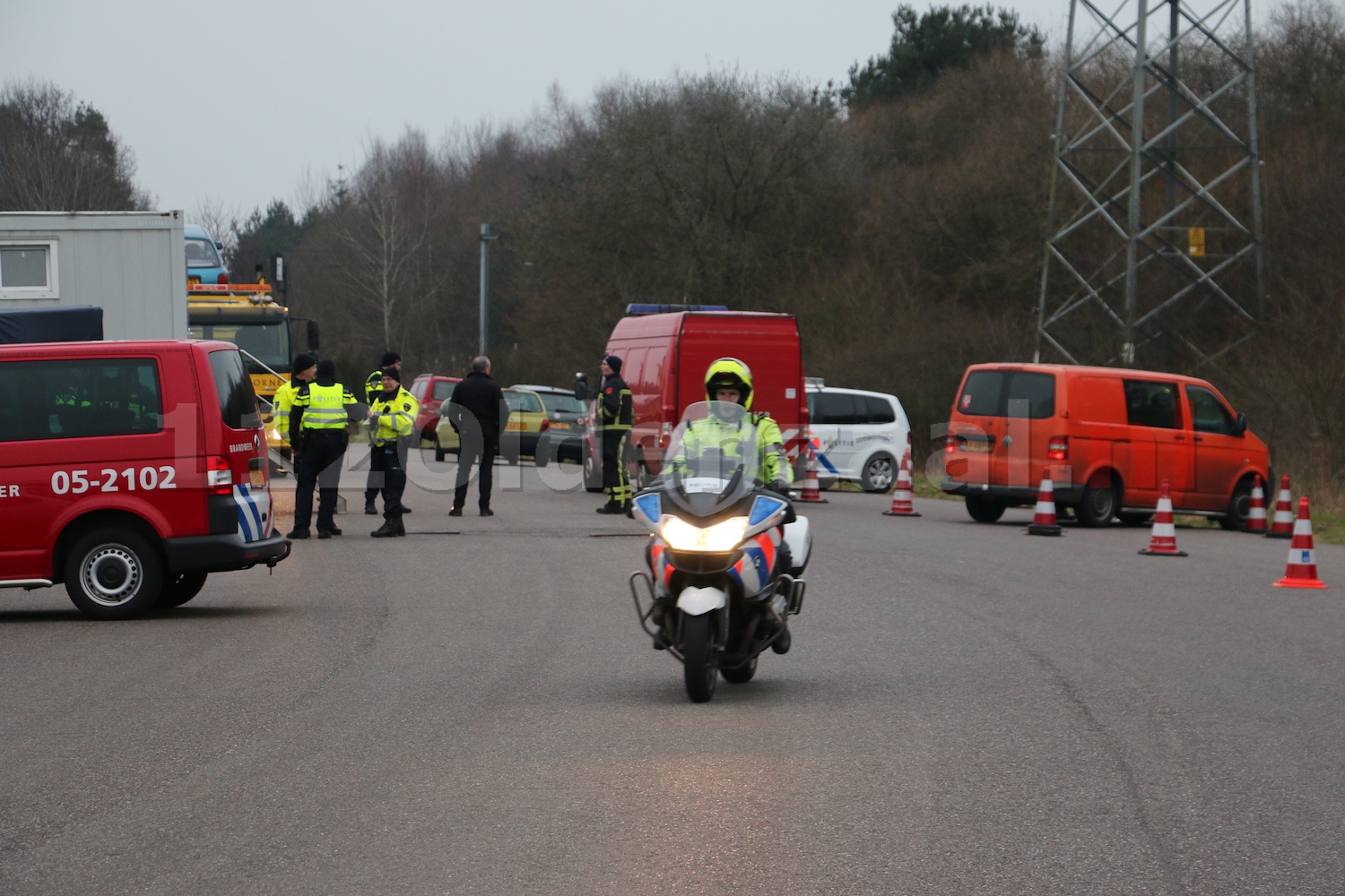 Foto 3: Politie en belastingdienst houden gezamenlijke verkeerscontrole in Oldenzaal, meerdere voertuigen in beslag genomen