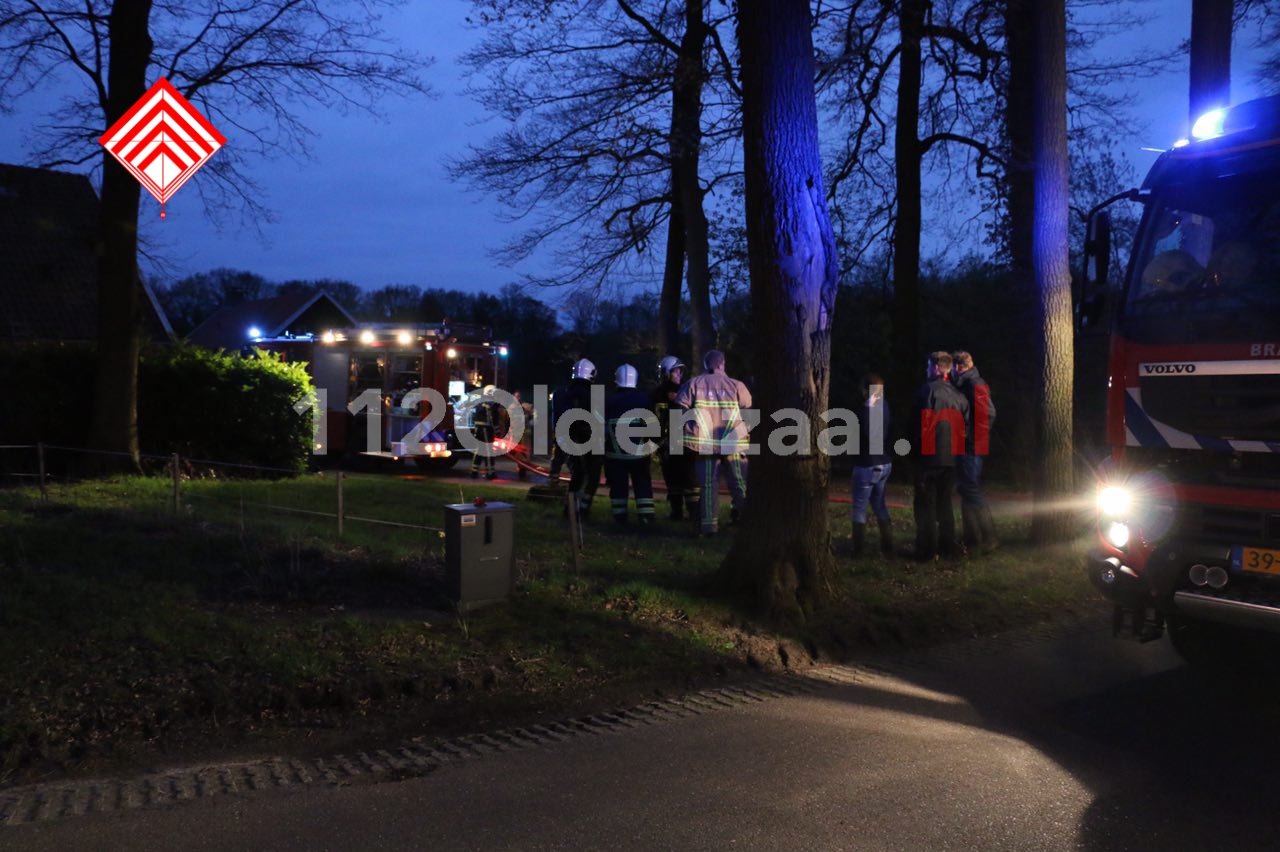 Foto 2: Brandweer rukt uit voor woningbrand in Rossum