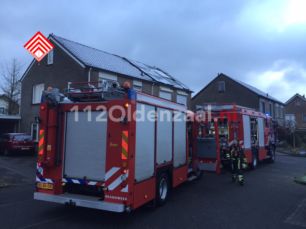 Video: Woningbrand in Ootmarsum snel onder controle, bewoonster gewekt door rookmelder