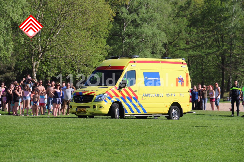 UPDATE: Persoon ter water op Hulsbeek Oldenzaal; traumahelikopter ter plaatse