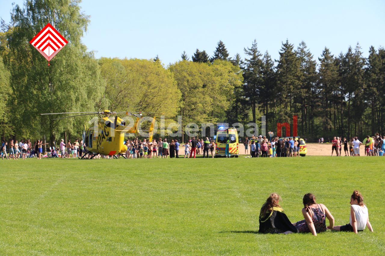 UPDATE: Omstanders halen drenkeling uit water recreatiegebied Het Hulsbeek in Oldenzaal