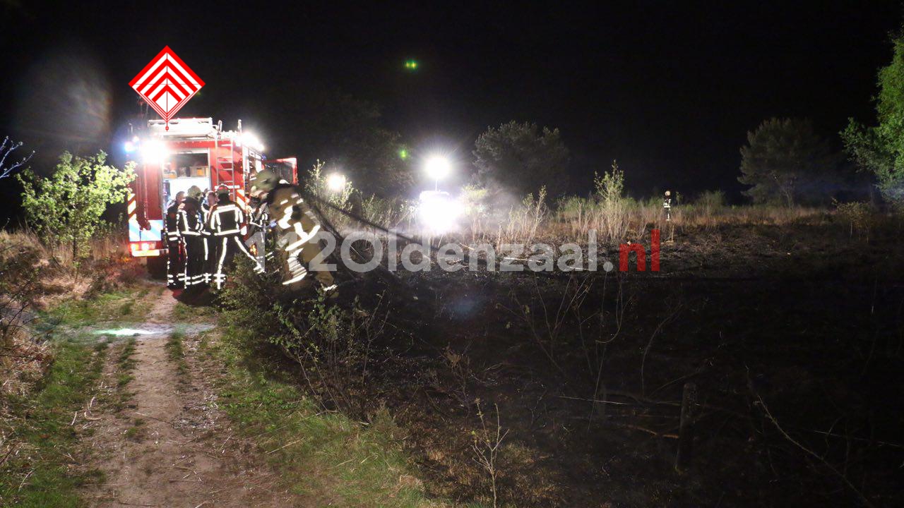 Foto 2: Brandweer rukt met groot materieel uit voor heidebrand in Lattrop-Breklenkamp