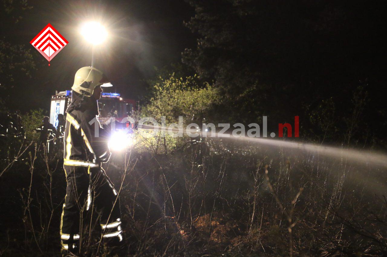 Video: Brandweer rukt met groot materieel uit voor heidebrand in Lattrop-Breklenkamp