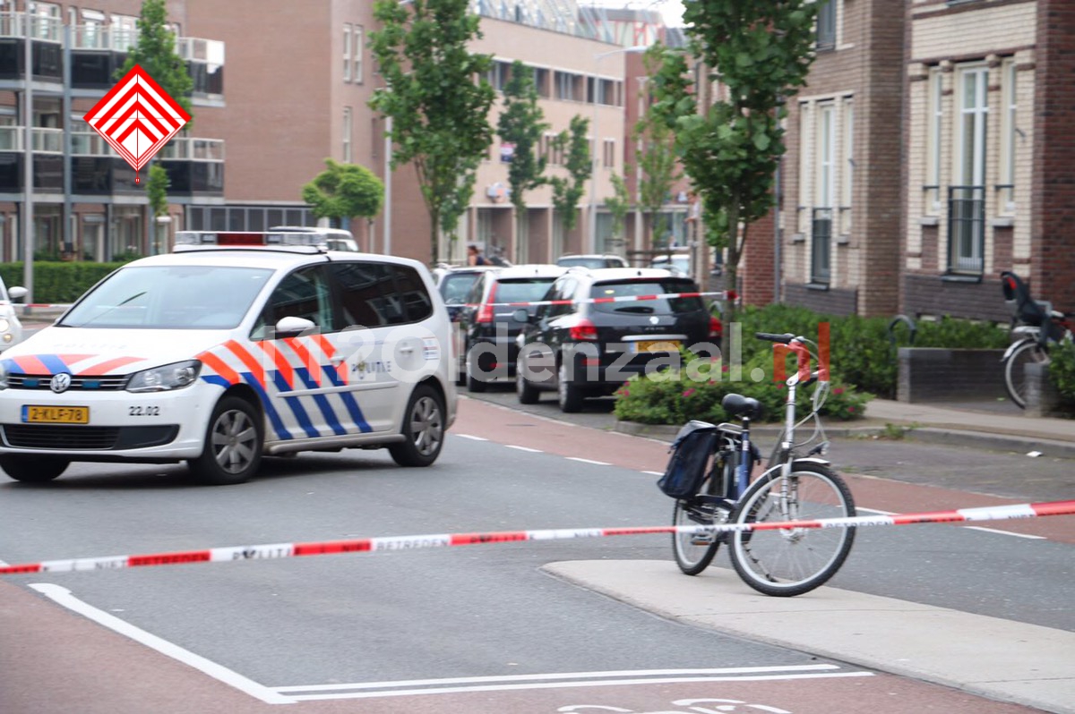 Video: 88-jarige vrouw uit Oldenzaal levensbedreigend gewond na aanrijding met taxi 