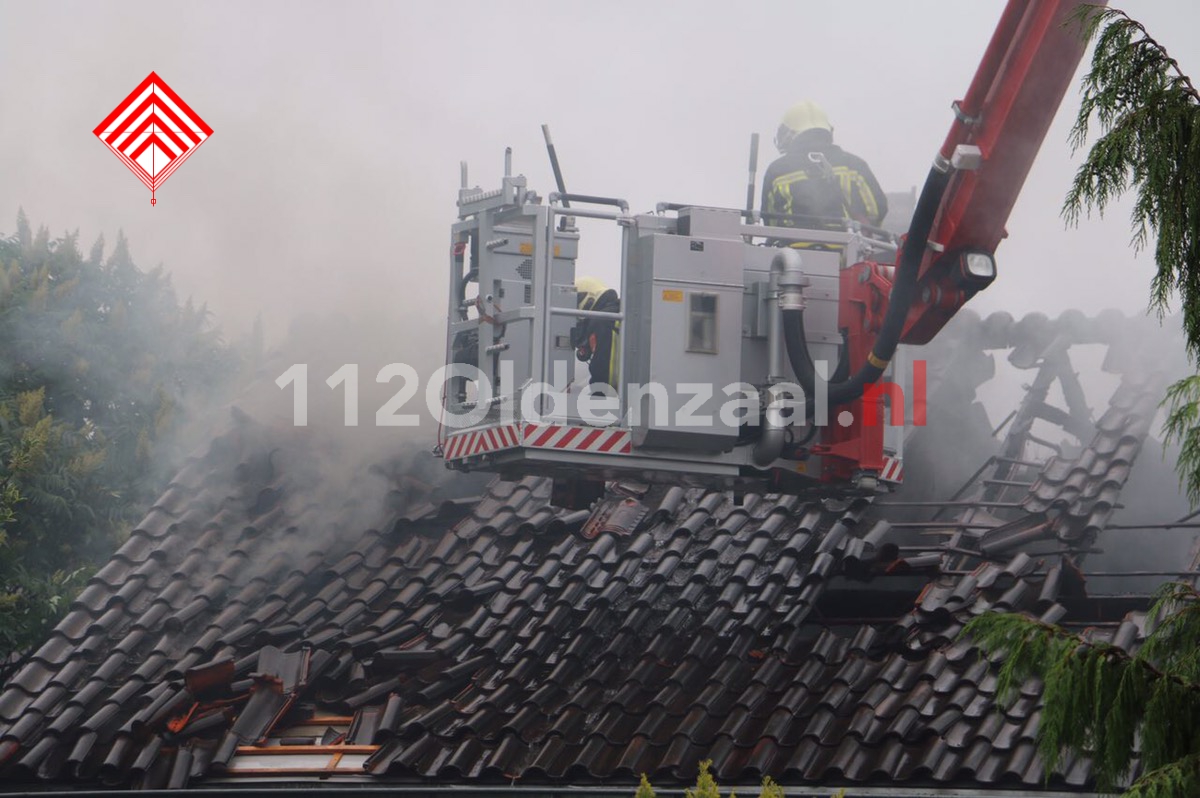 Foto 2: Uitslaande woningbrand in Denekamp