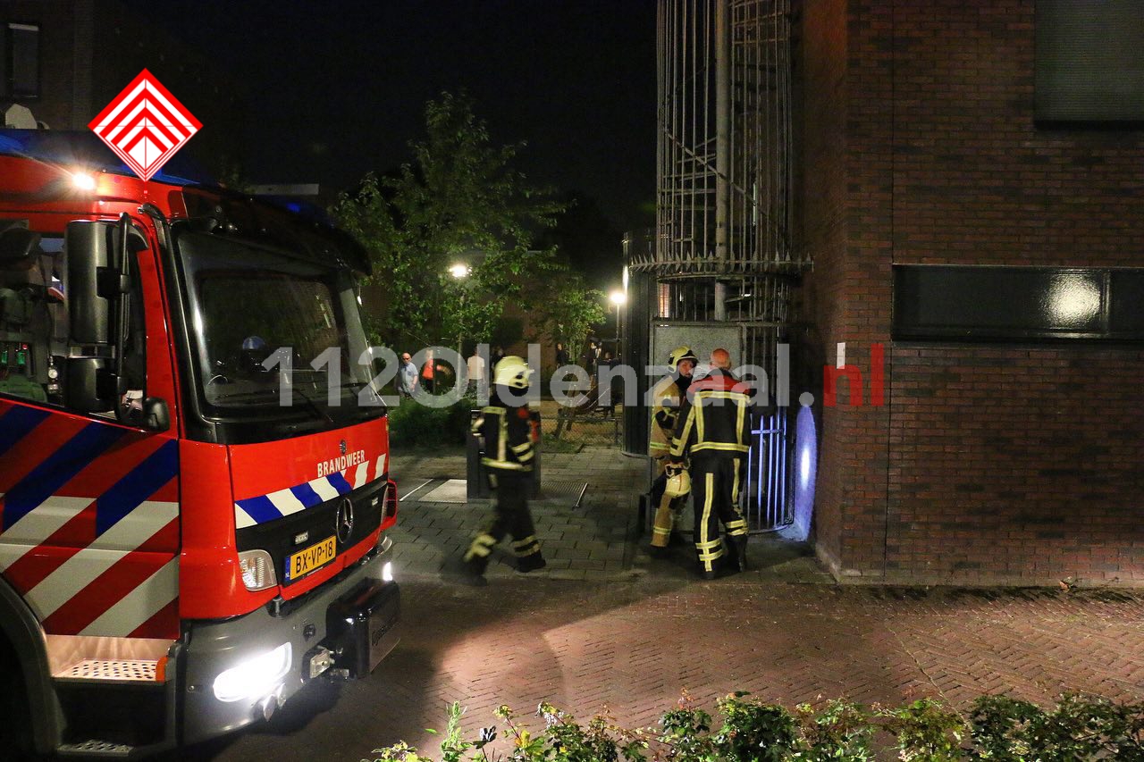 Foto: Brandweer rukt uit voor melding woningbrand Wilhelminastraat Oldenzaal