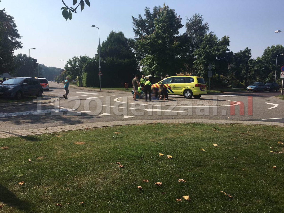 Foto: Fietsster in Oldenzaal gewond na val