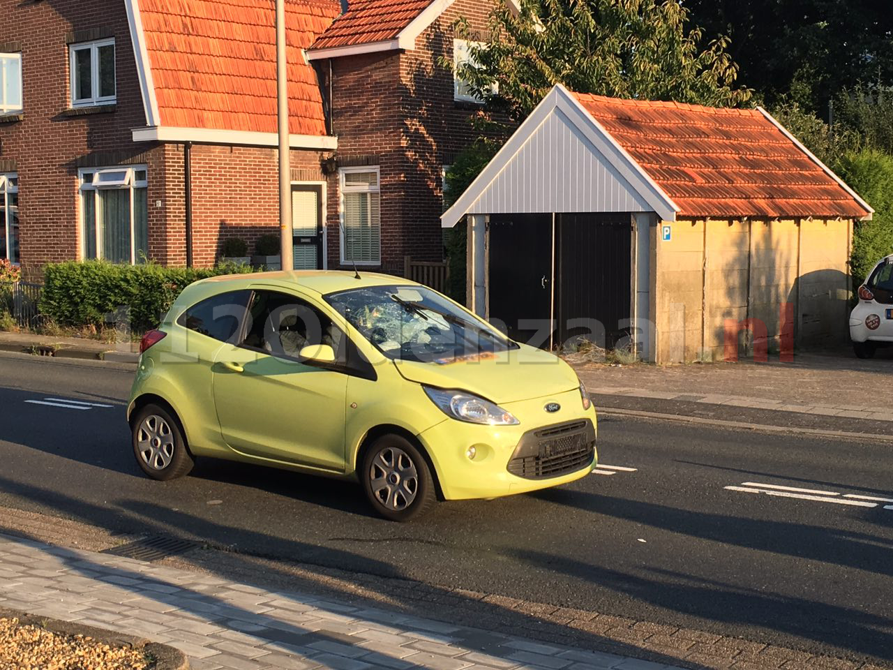 VIDEO: Ongeval tussen twee auto’s op Thorbeckestraat Oldenzaal