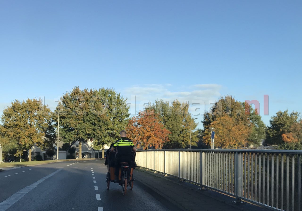 Foto 2: Vrouw raakt gewond na val van fiets