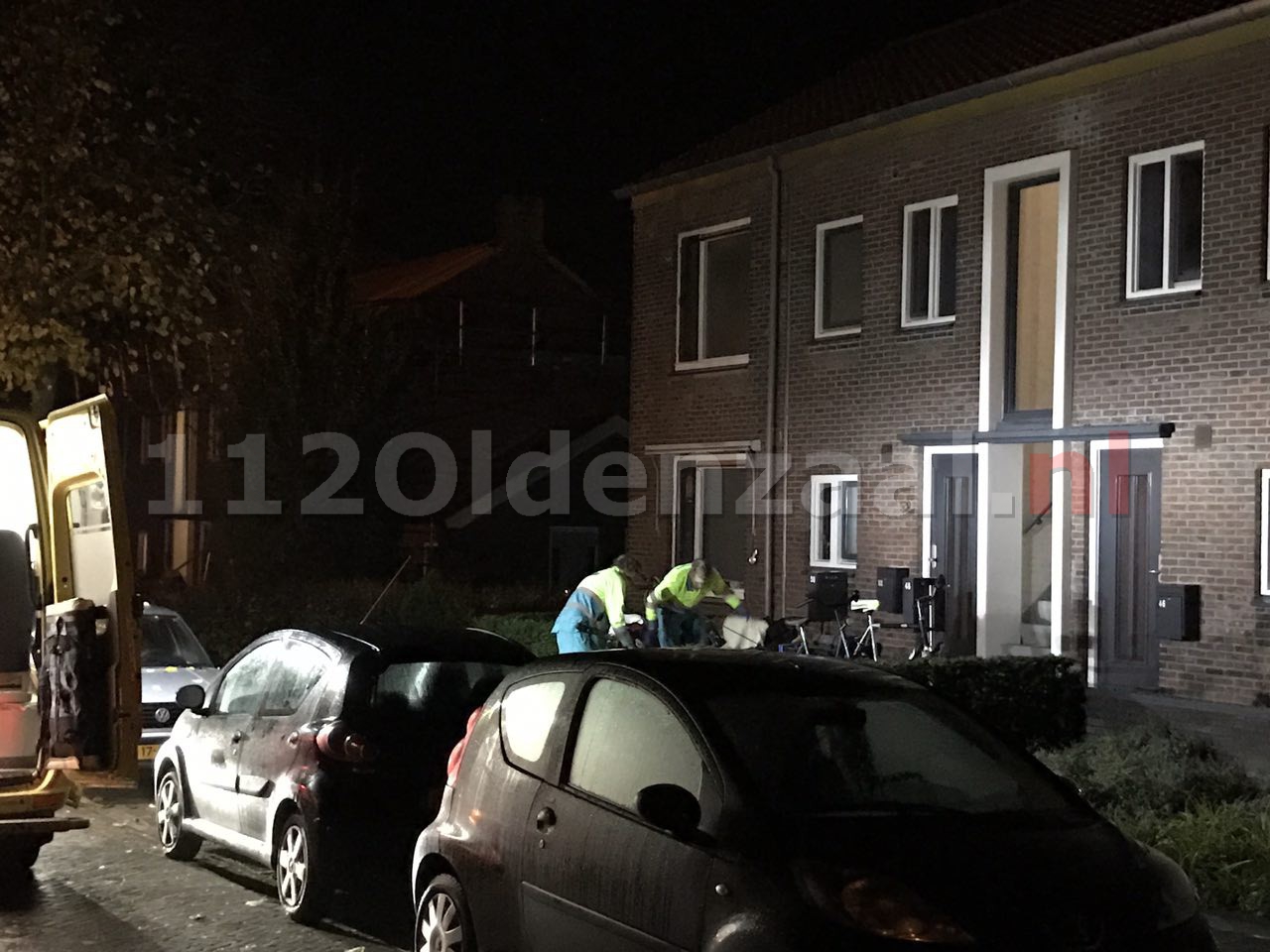 Foto 2: Twee personen met spoed naar ziekenhuis na incident in woning Oldenzaal