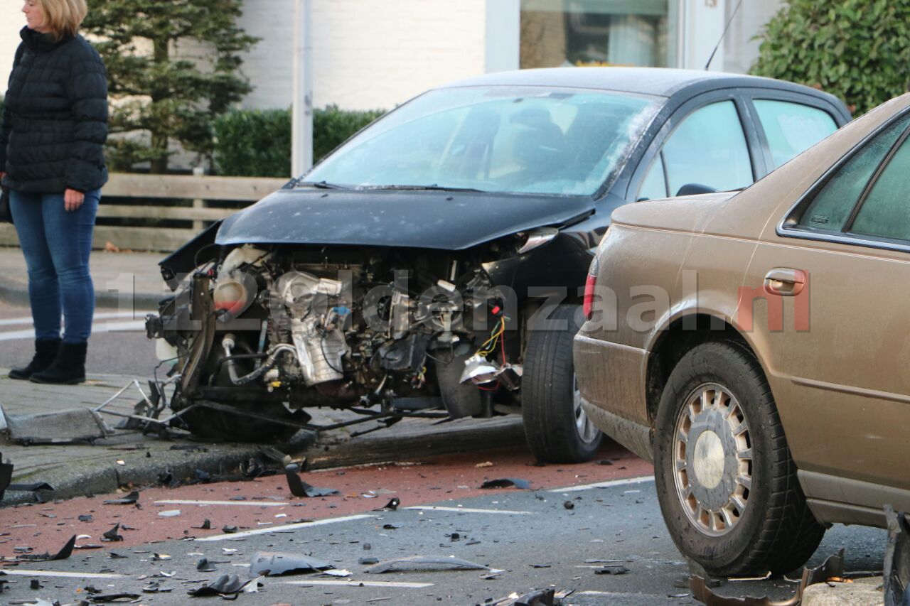 Foto: Ravage en twee gewonden na ongeval in Enschede