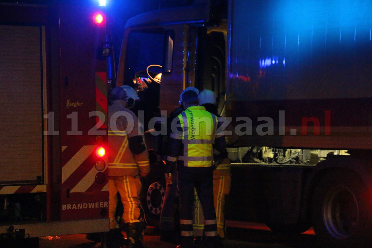 Foto 3: Brandweer rukt uit voor vrachtwagenbrand Oldenzaal