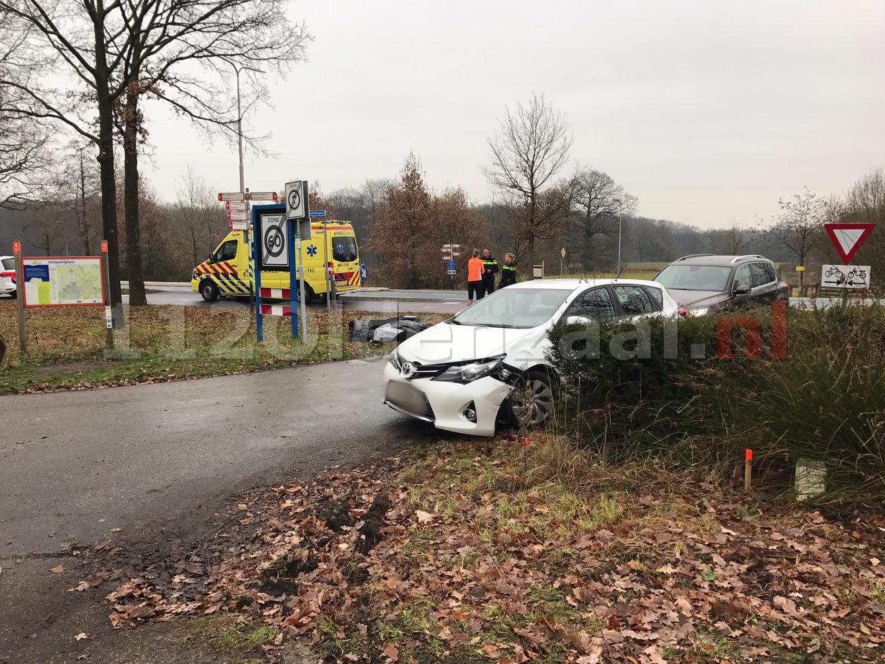 Video: Scooterrijder gewond bij aanrijding in De Lutte.