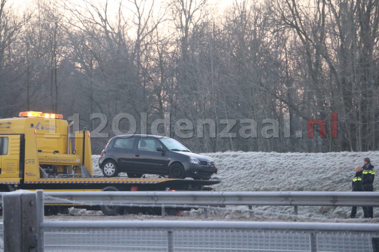 Foto 2: Hulpdiensten rukken uit voor ongeval op A1 Oldenzaal