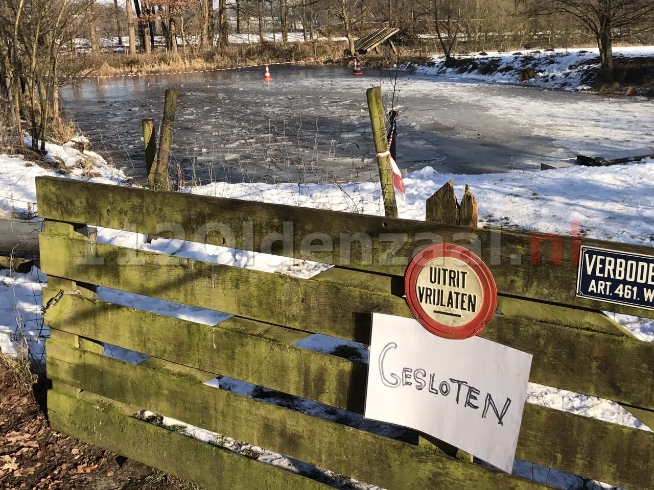 Foto: Vandalen vernielen ijsvloer in De Lutte, kinderen de dupe