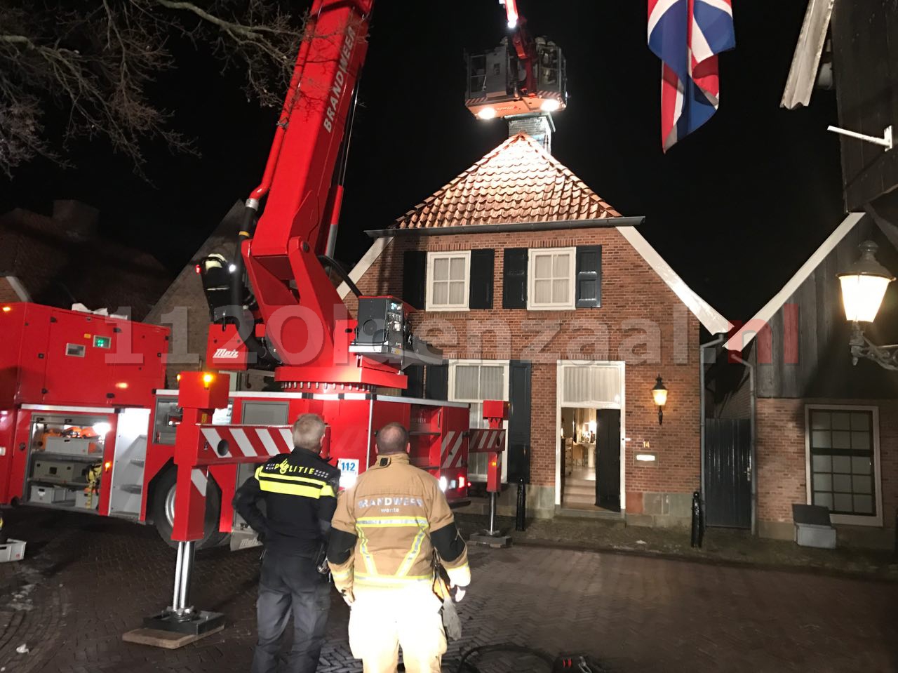 VIDEO: Flinke schoorsteenbrand in Ootmarsum