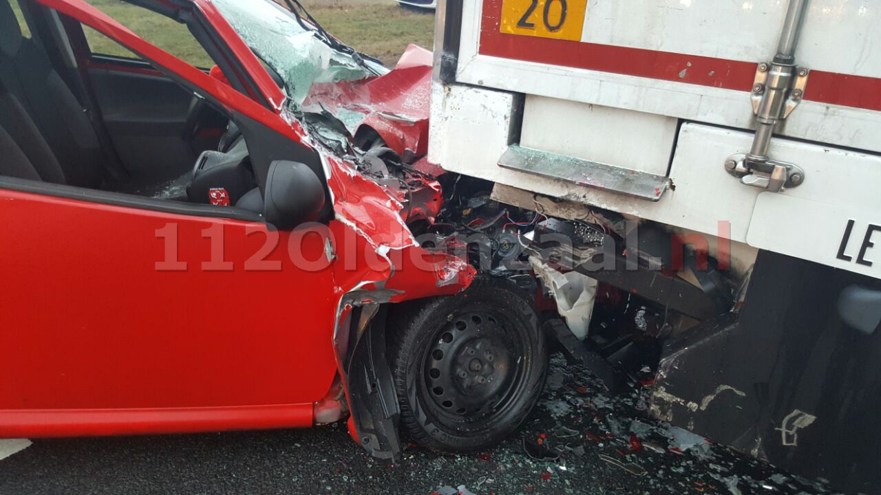 Foto 2: Gewonde bij aanrijding A1 Oldenzaal