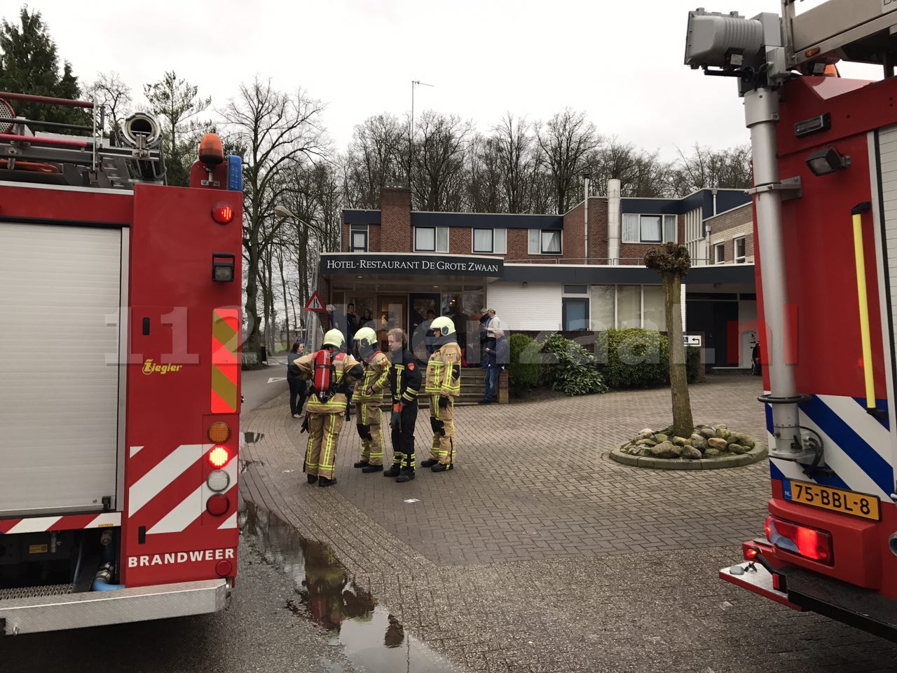 Foto 2: Hotel in De Lutte ontruimd door brand in hotelkamer