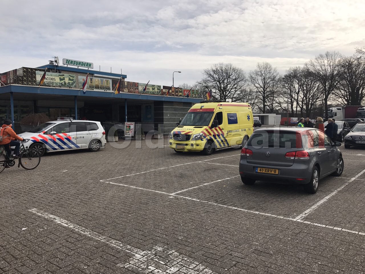 Foto: voetganger gewond na aanrijding in Denekamp