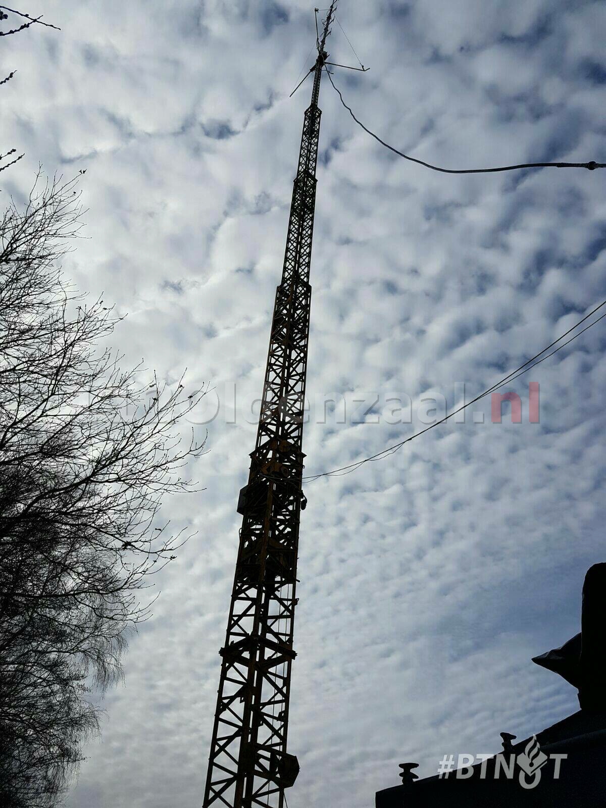 Foto: Agentschap Telecom ontmanteld zendmast in Saasveld