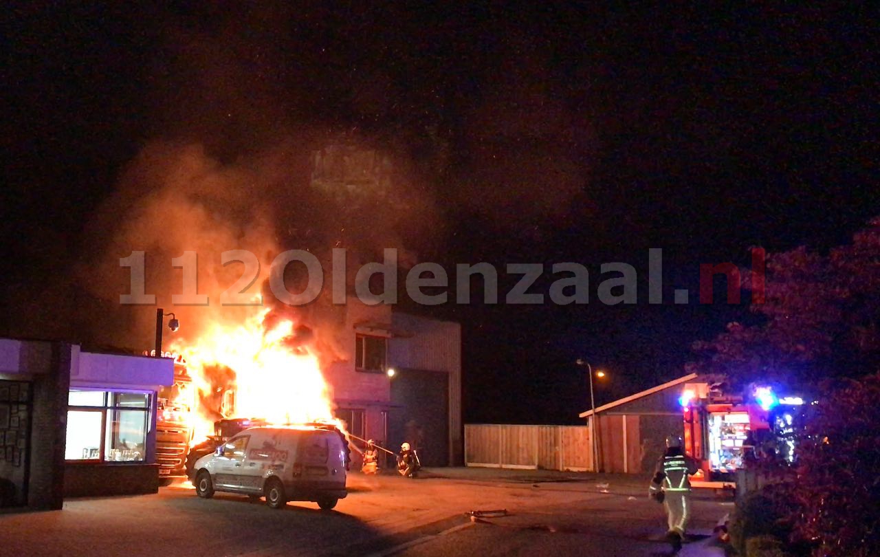 Foto: Veel schade na vrachtwagenbrand Kleibultweg Oldenzaal