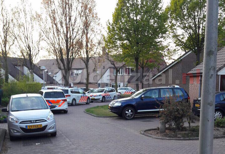 FOTO: Politie pakt man uit Denekamp op na 10 natuurbranden in Noordoost-Twente