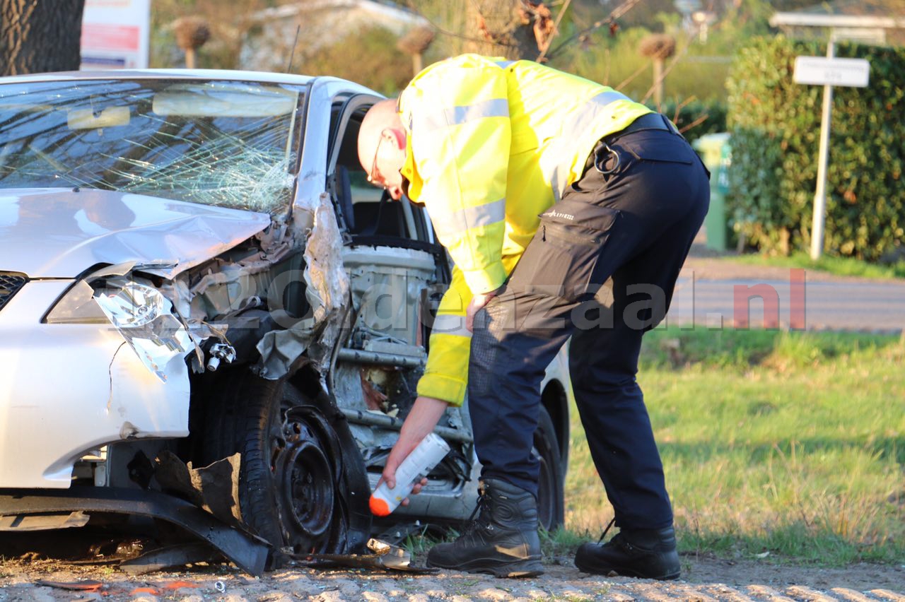 Foto 5: Vier gewonden bij ernstig ongeval in Reutum