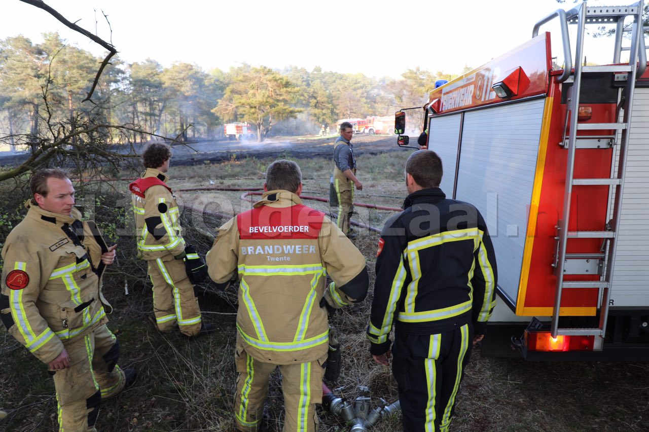 Ook opnieuw raak in Lattrop; Brandweer bestrijdt natuurbrand