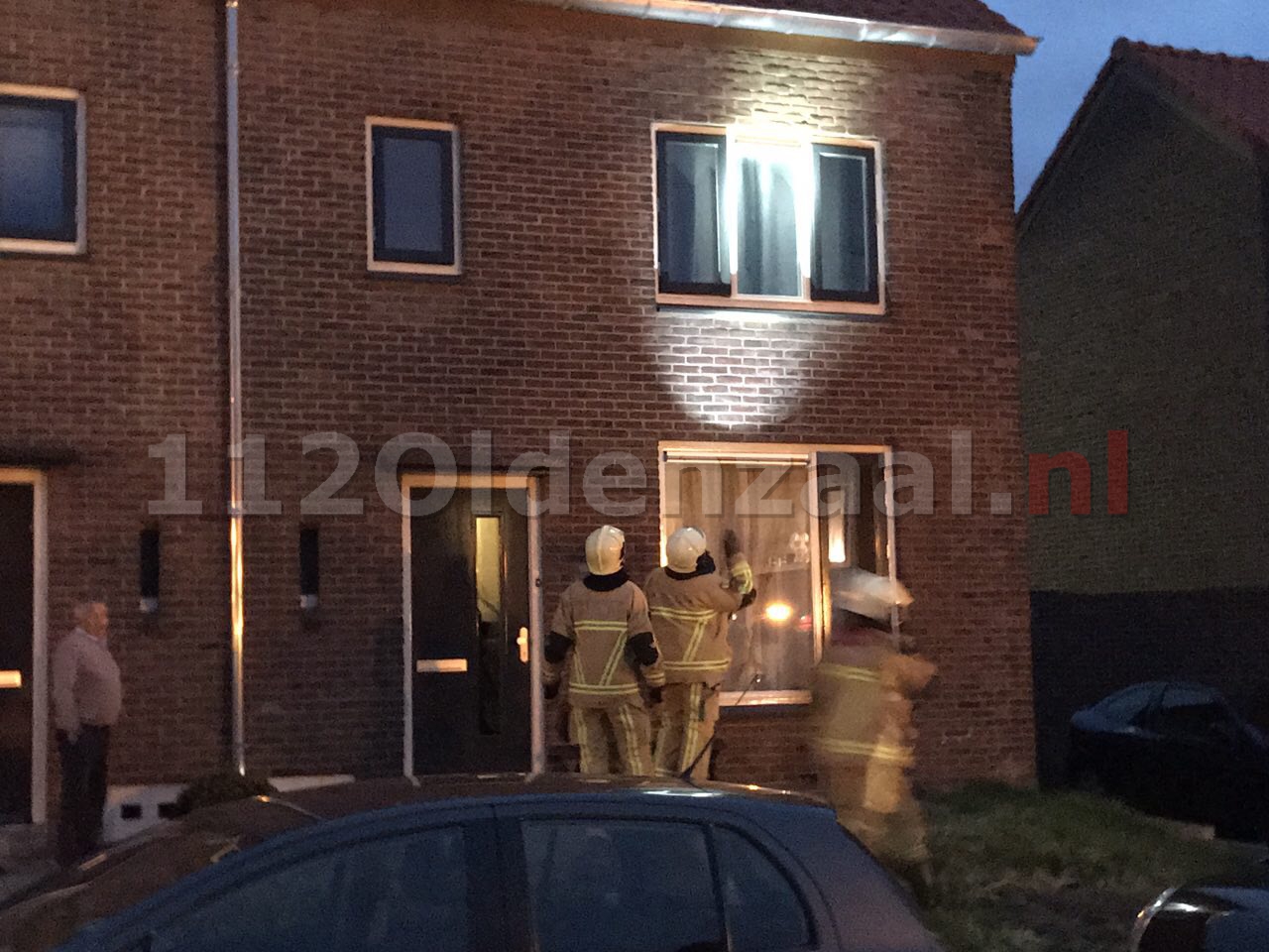 UPDATE: Politie en brandweer rukken uit voor rookmelder Dr. Poelsstraat Oldenzaal