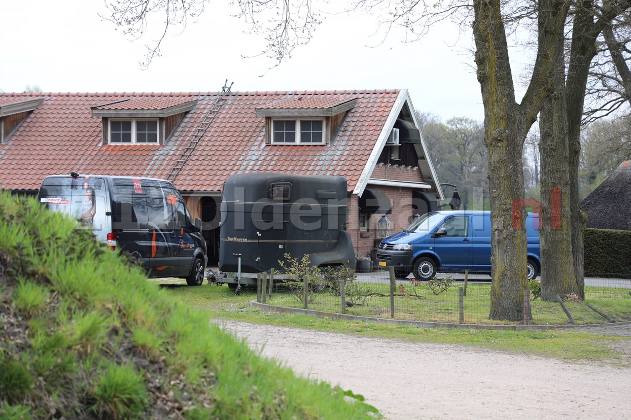 Onderzoek bij sportschool in Hengelo na vondst hennepkwekerij in Deurningen