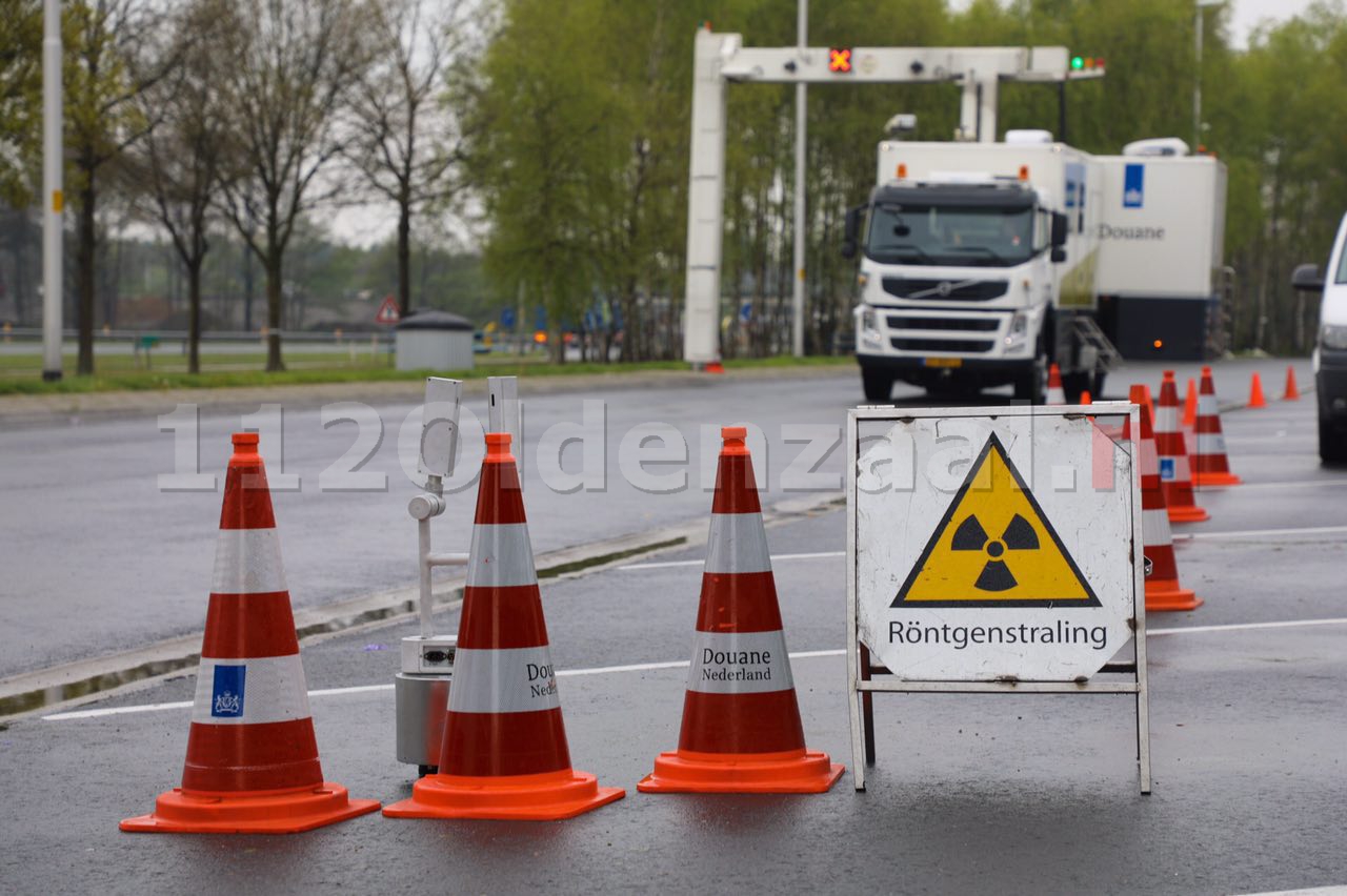 Foto 3: Grote verkeerscontrole A1 bij Deurningen