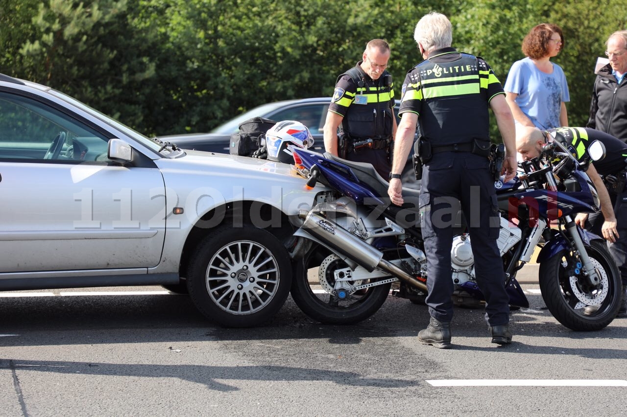 Video: Schade en verkeershinder door aanrijding Rondweg Oldenzaal