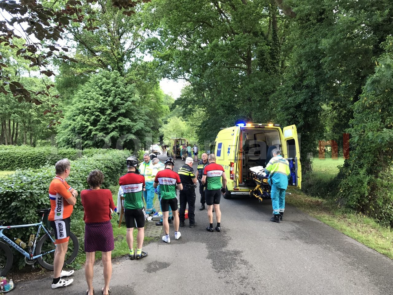 Wielrenners gewond bij aanrijding met auto